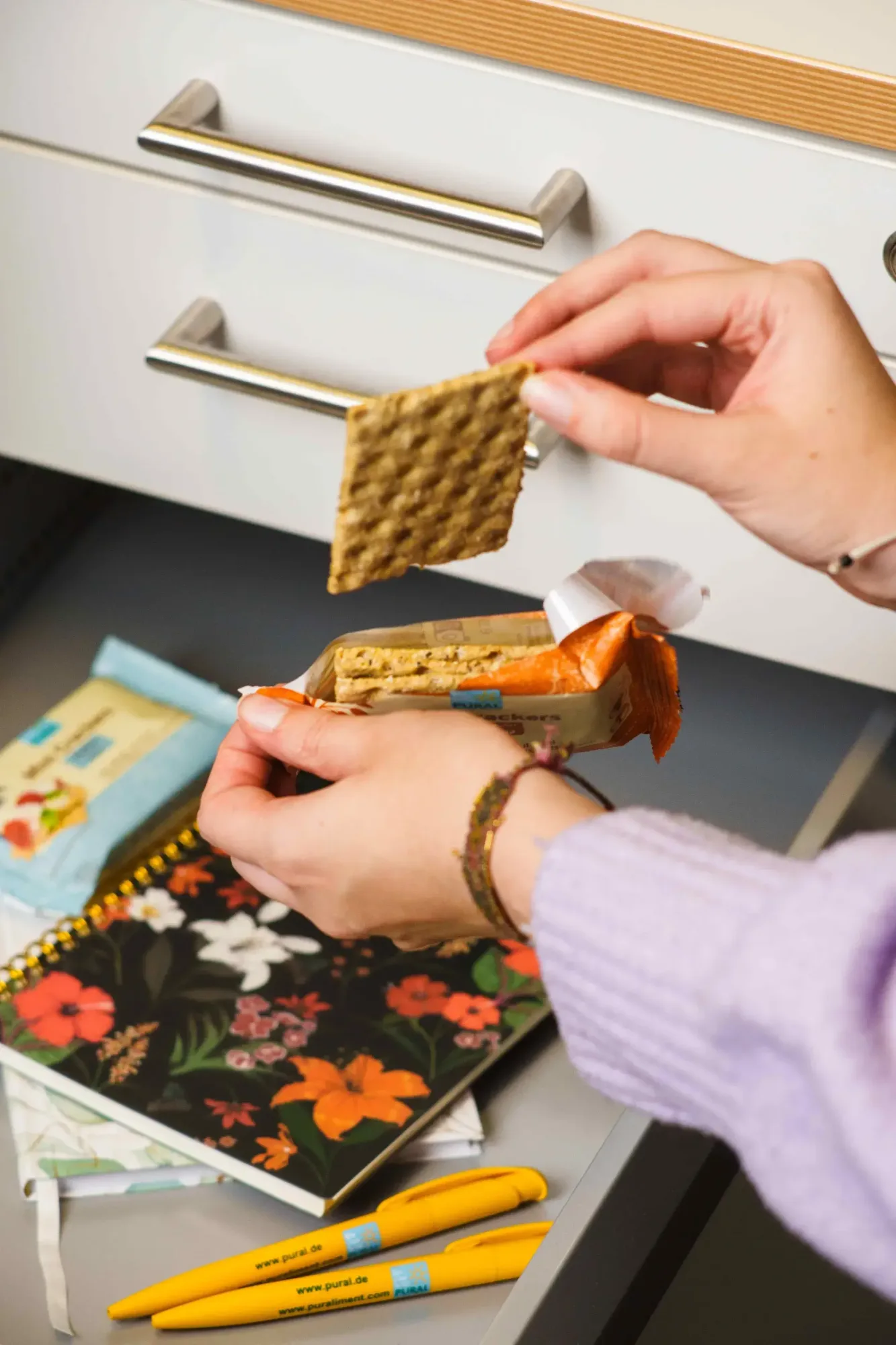 Découvrez nos nouveaux Mini Crackers – le snack parfait à emporter!